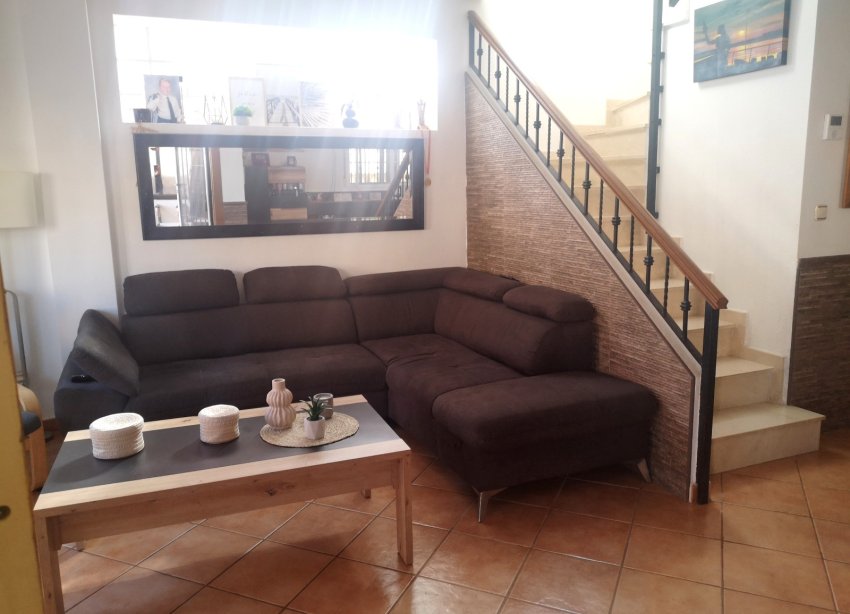 Resale - Villa - Los Montesinos - La Herrada