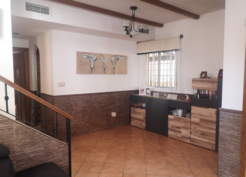 Resale - Villa - Los Montesinos - La Herrada