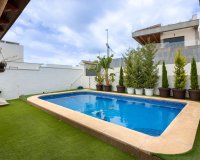 Resale - Villa - Los Montesinos - La Herrada