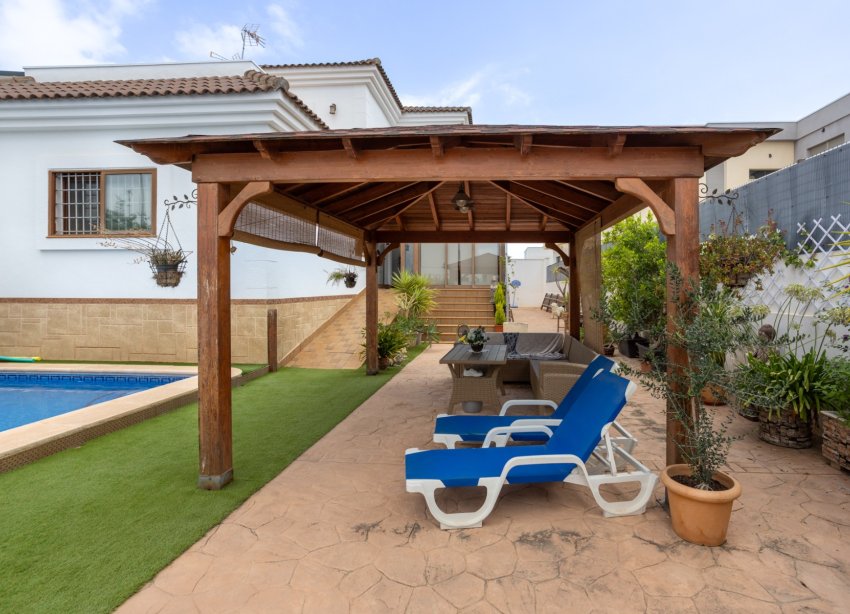 Resale - Villa - Los Montesinos - La Herrada