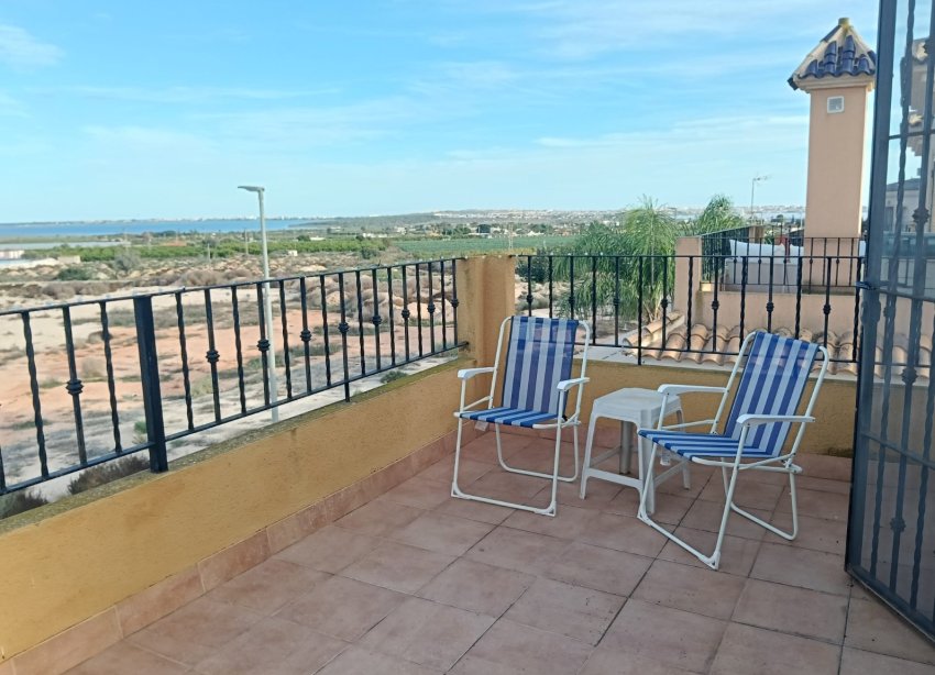 Resale - Villa - Los Montesinos - La Herrada