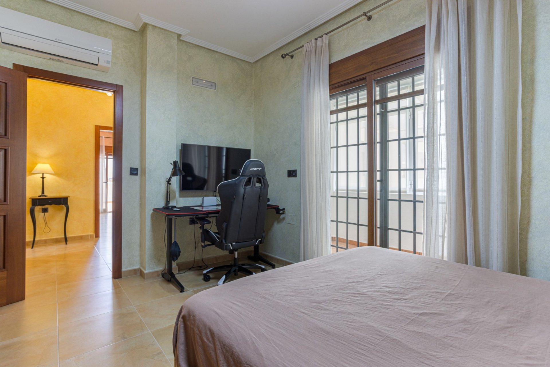 Resale - Villa - Los Montesinos - La Herrada