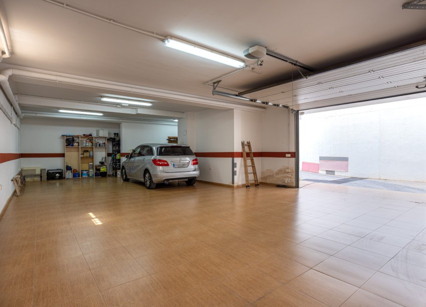 Resale - Villa - Los Montesinos - La Herrada