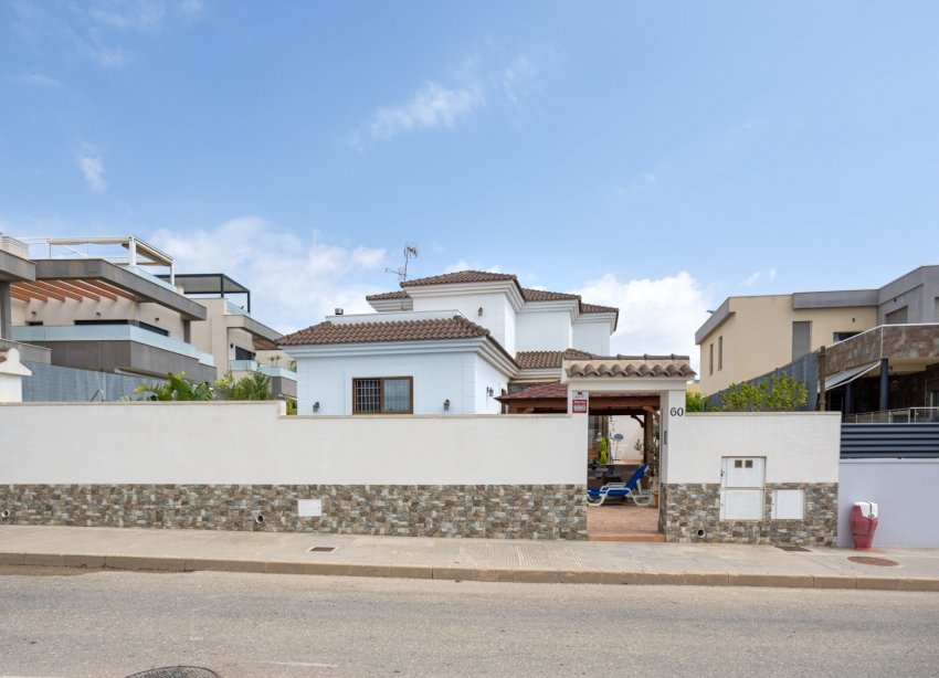 Resale - Villa - Los Montesinos - La Herrada