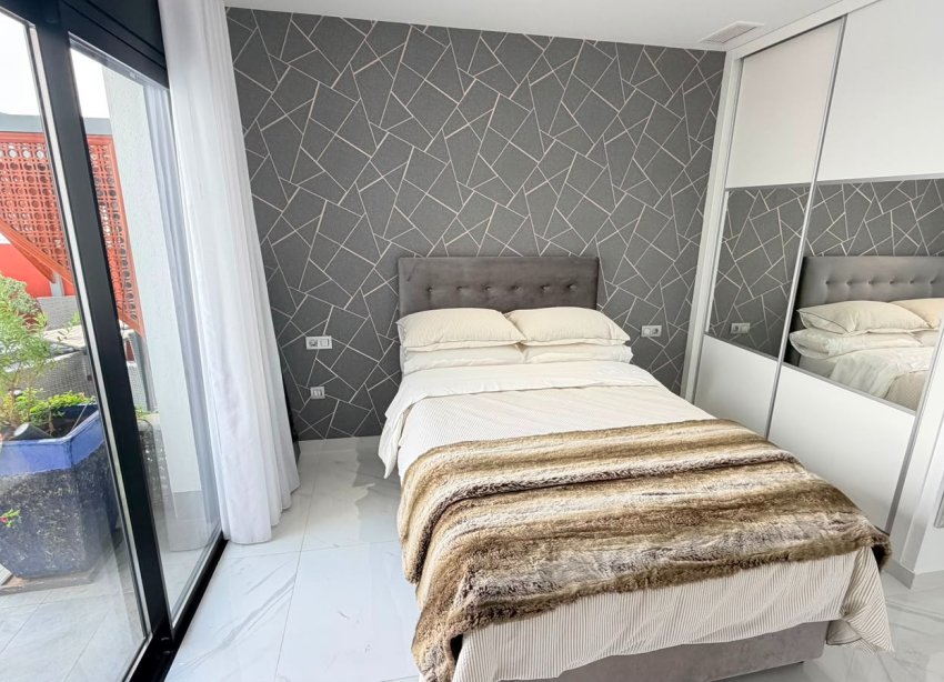 Resale - Villa - Los Montesinos - La Herrada