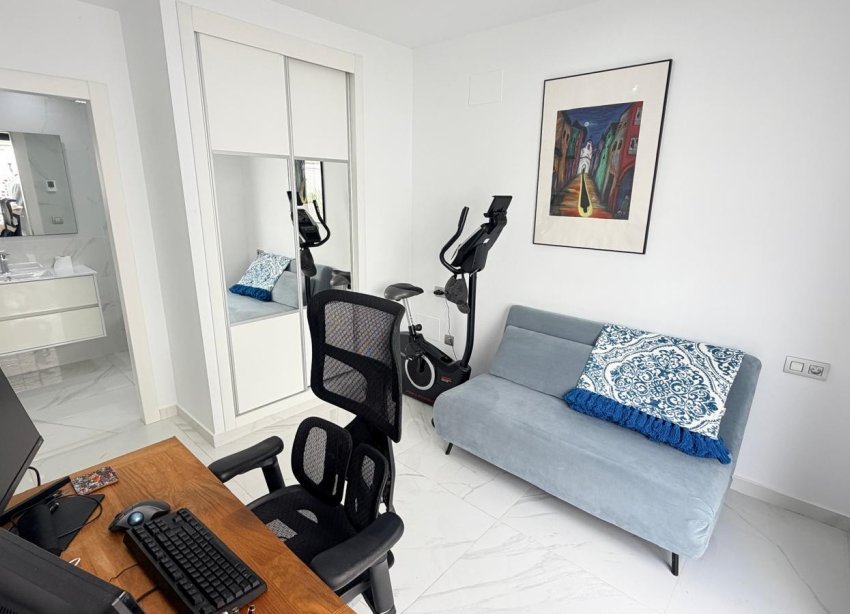 Resale - Villa - Los Montesinos - La Herrada