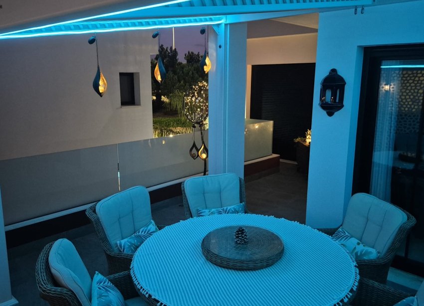 Resale - Villa - Los Montesinos - La Herrada
