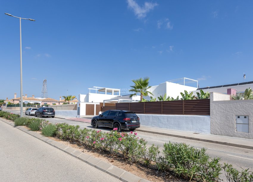 Resale - Villa - Los Montesinos - Los Montesinos - Urb. La Herrada