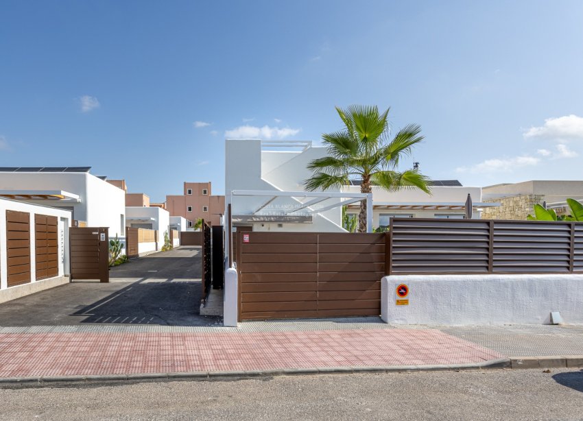 Resale - Villa - Los Montesinos - Los Montesinos - Urb. La Herrada