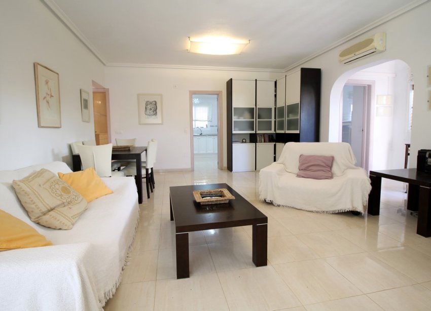 Resale - Villa - Mil Palmeras