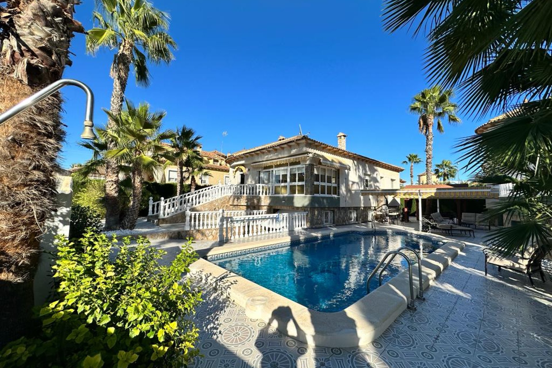 Resale - Villa - ORIHUELA - Benferri