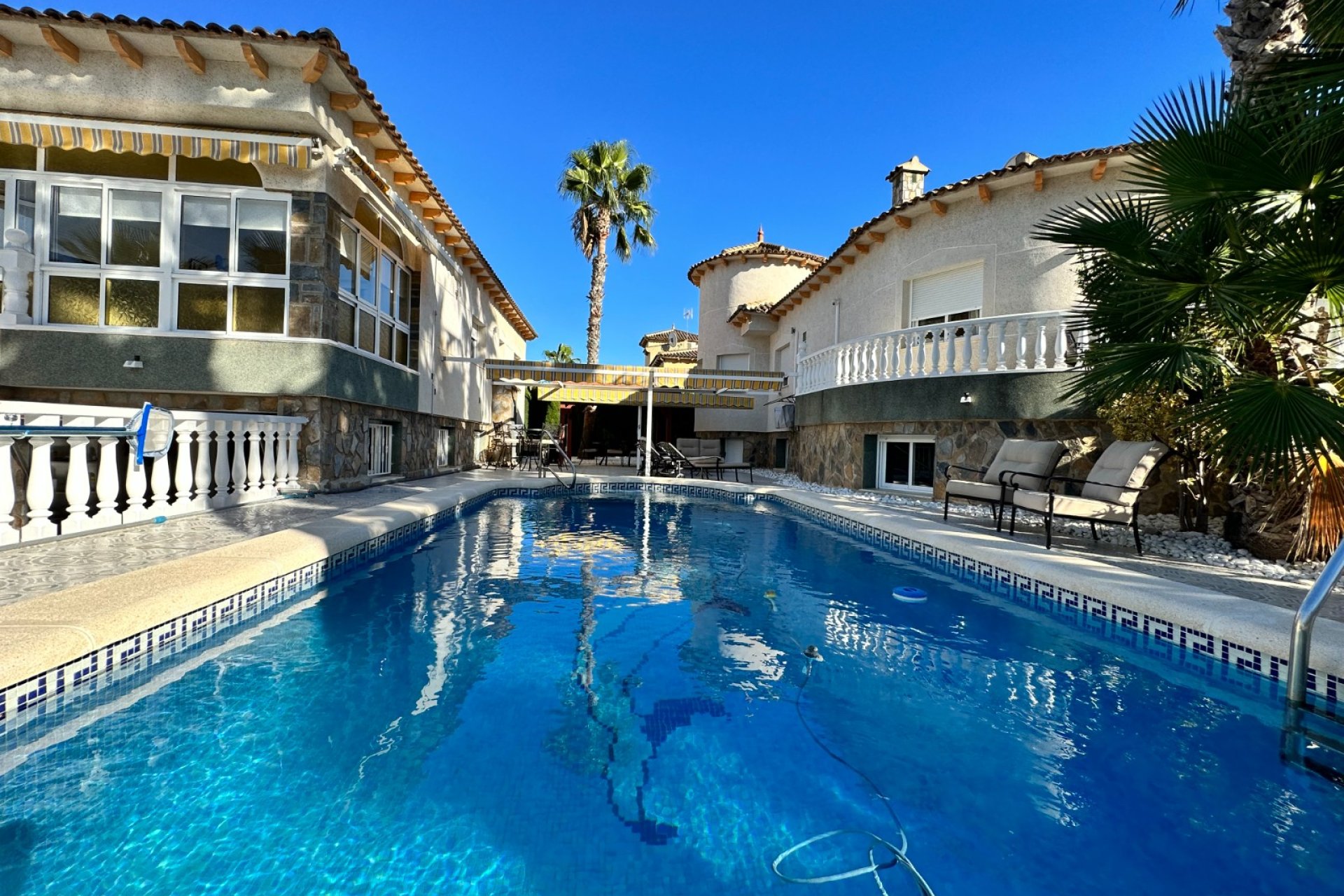 Resale - Villa - ORIHUELA - Benferri