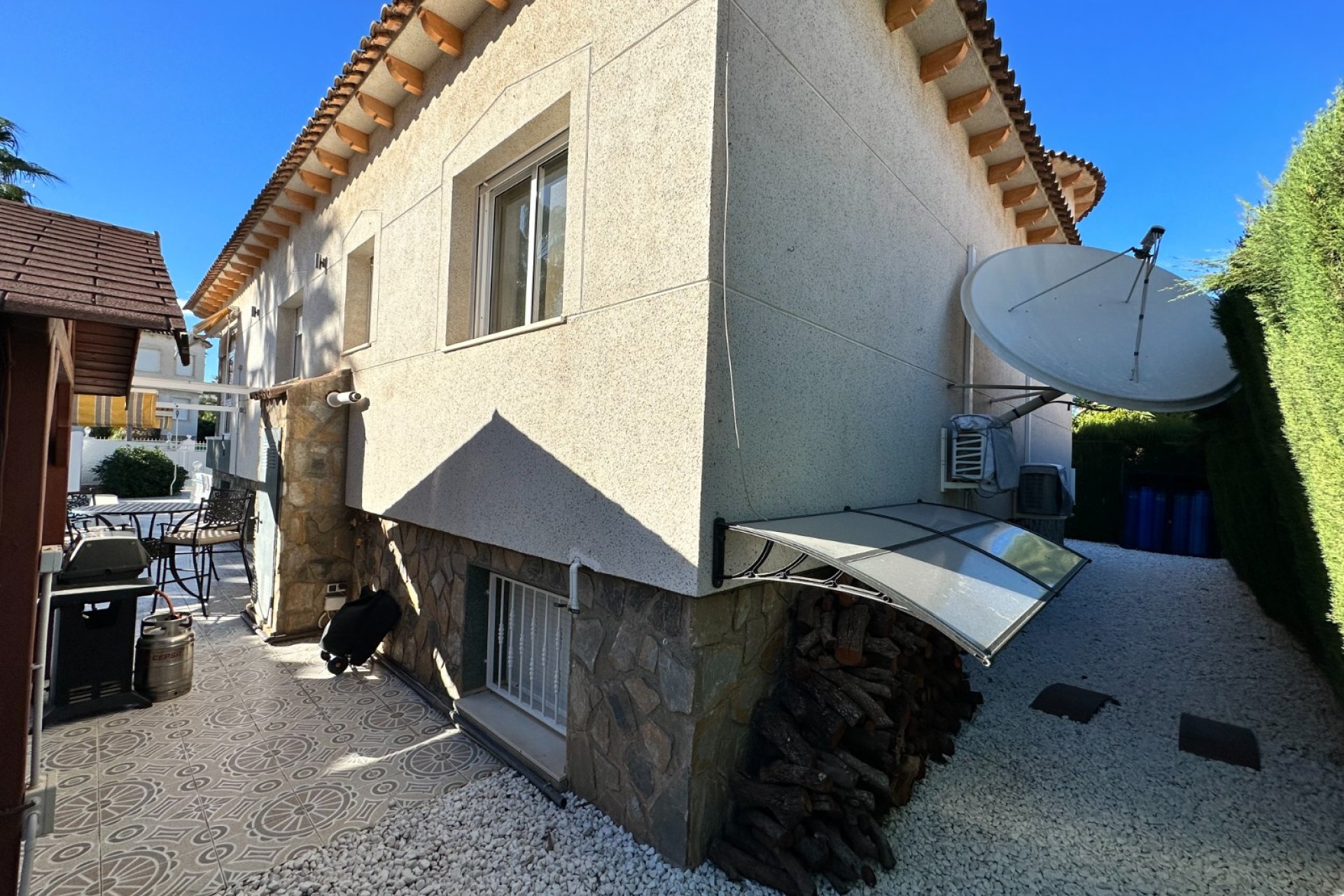 Resale - Villa - ORIHUELA - Benferri