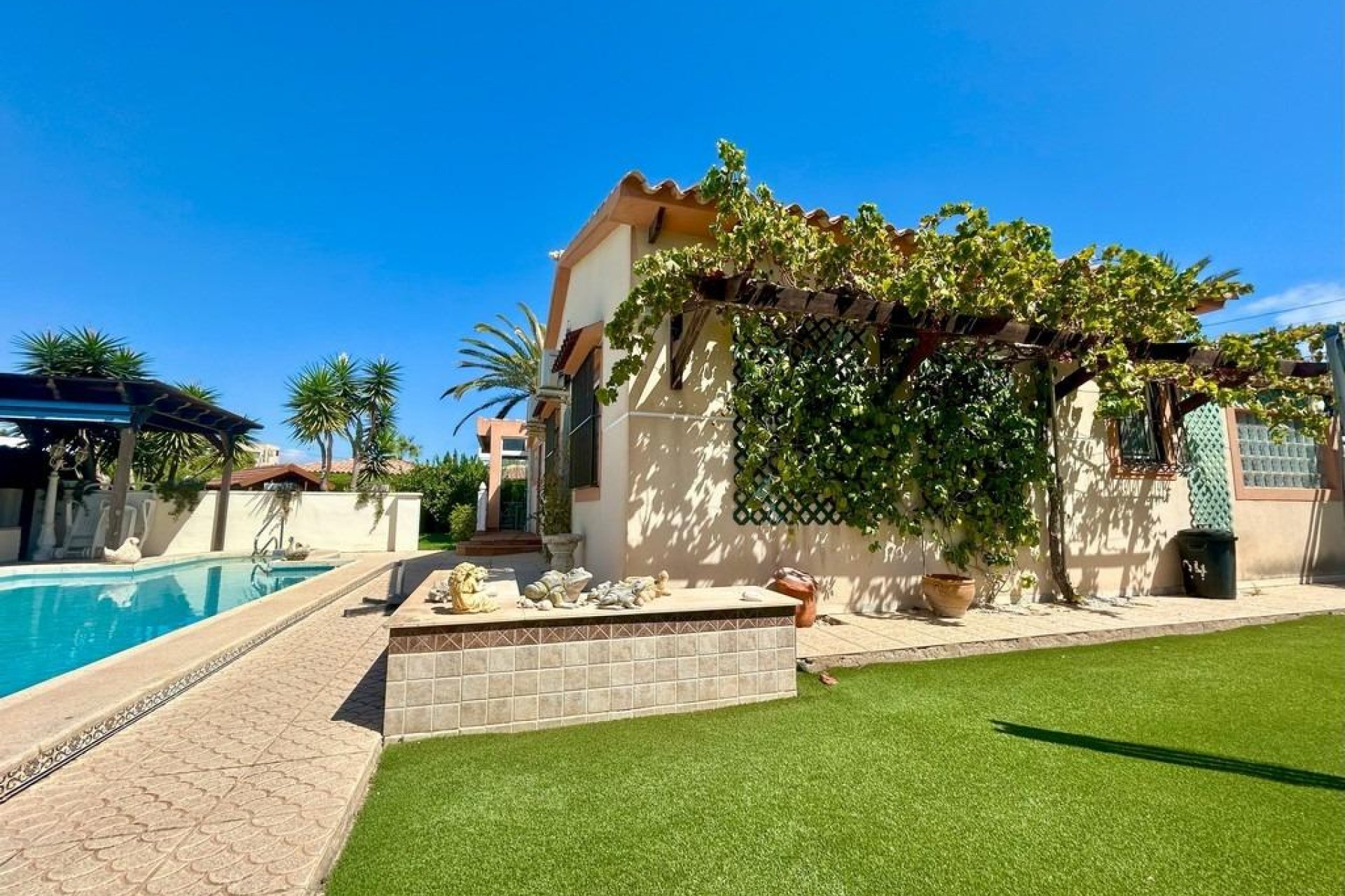Resale - Villa - Orihuela Costa - Aguamarina