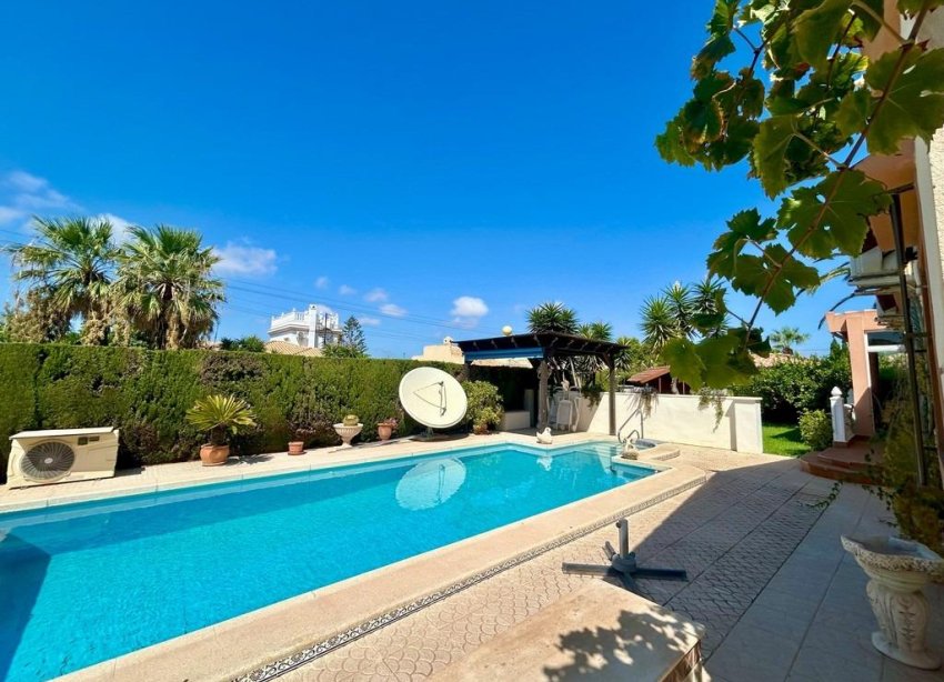 Resale - Villa - Orihuela Costa - Aguamarina