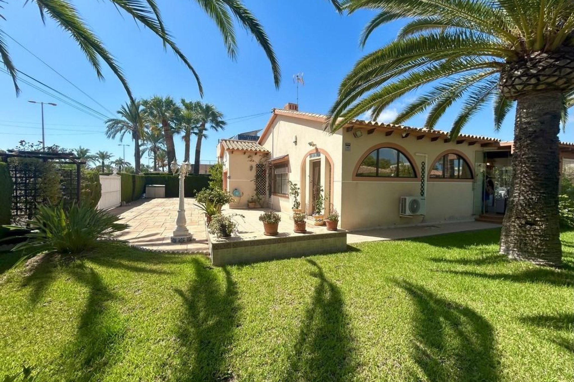 Resale - Villa - Orihuela Costa - Aguamarina