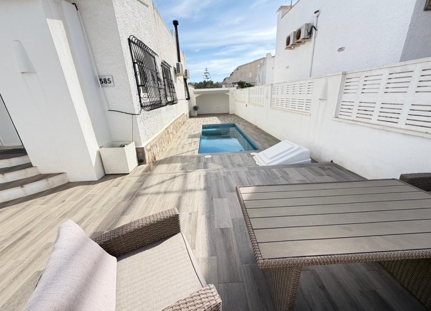 Resale - Villa - Orihuela Costa - Blue Lagoon