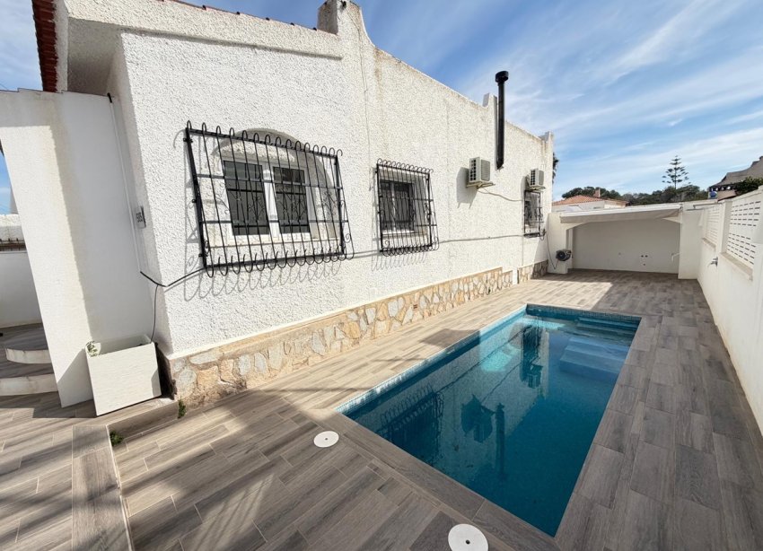 Resale - Villa - Orihuela Costa - Blue Lagoon