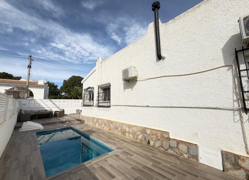 Resale - Villa - Orihuela Costa - Blue Lagoon