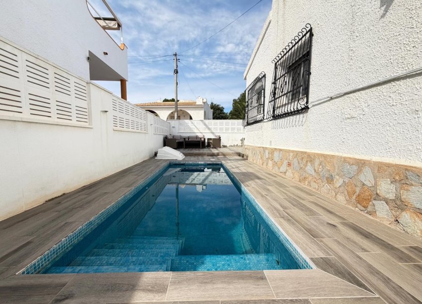 Resale - Villa - Orihuela Costa - Blue Lagoon
