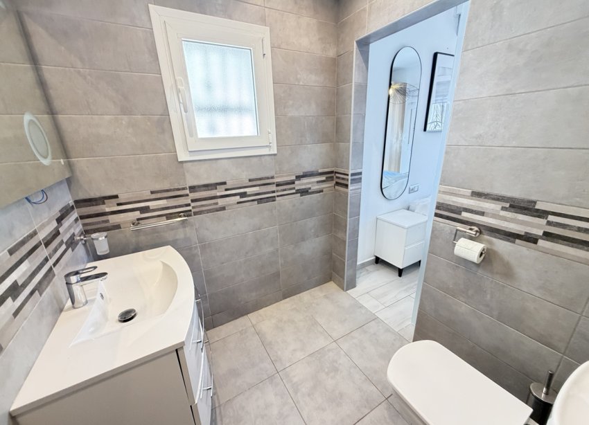 Resale - Villa - Orihuela Costa - Blue Lagoon