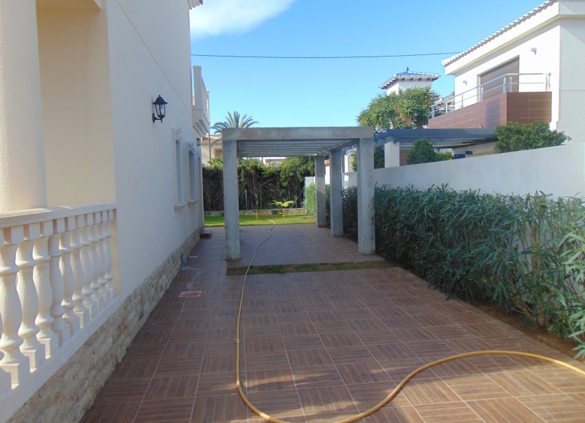 Resale - Villa - Orihuela Costa - Cabo Roig