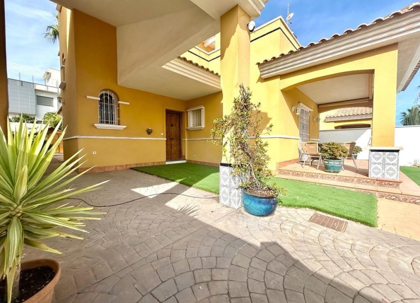 Resale - Villa - Orihuela Costa - Cabo Roig