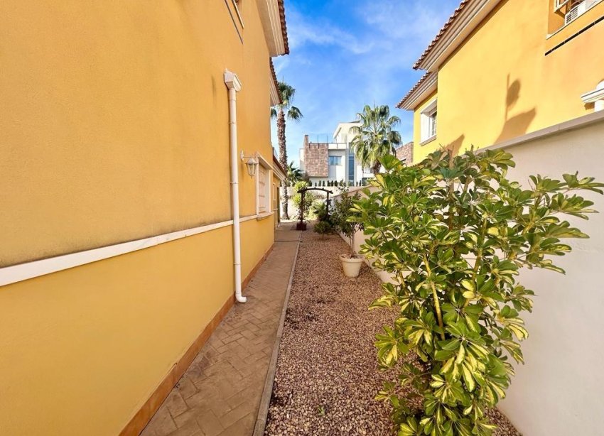 Resale - Villa - Orihuela Costa - Cabo Roig