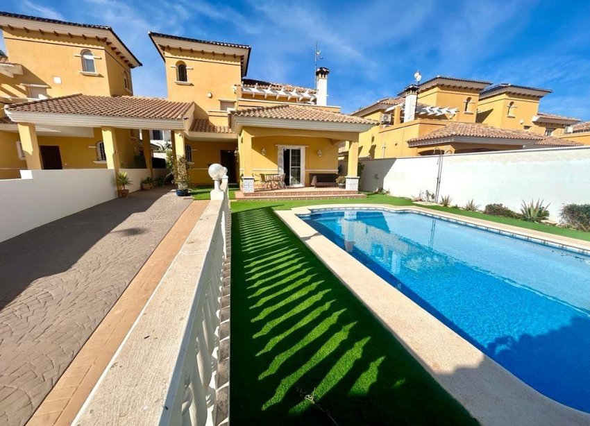 Resale - Villa - Orihuela Costa - Cabo Roig