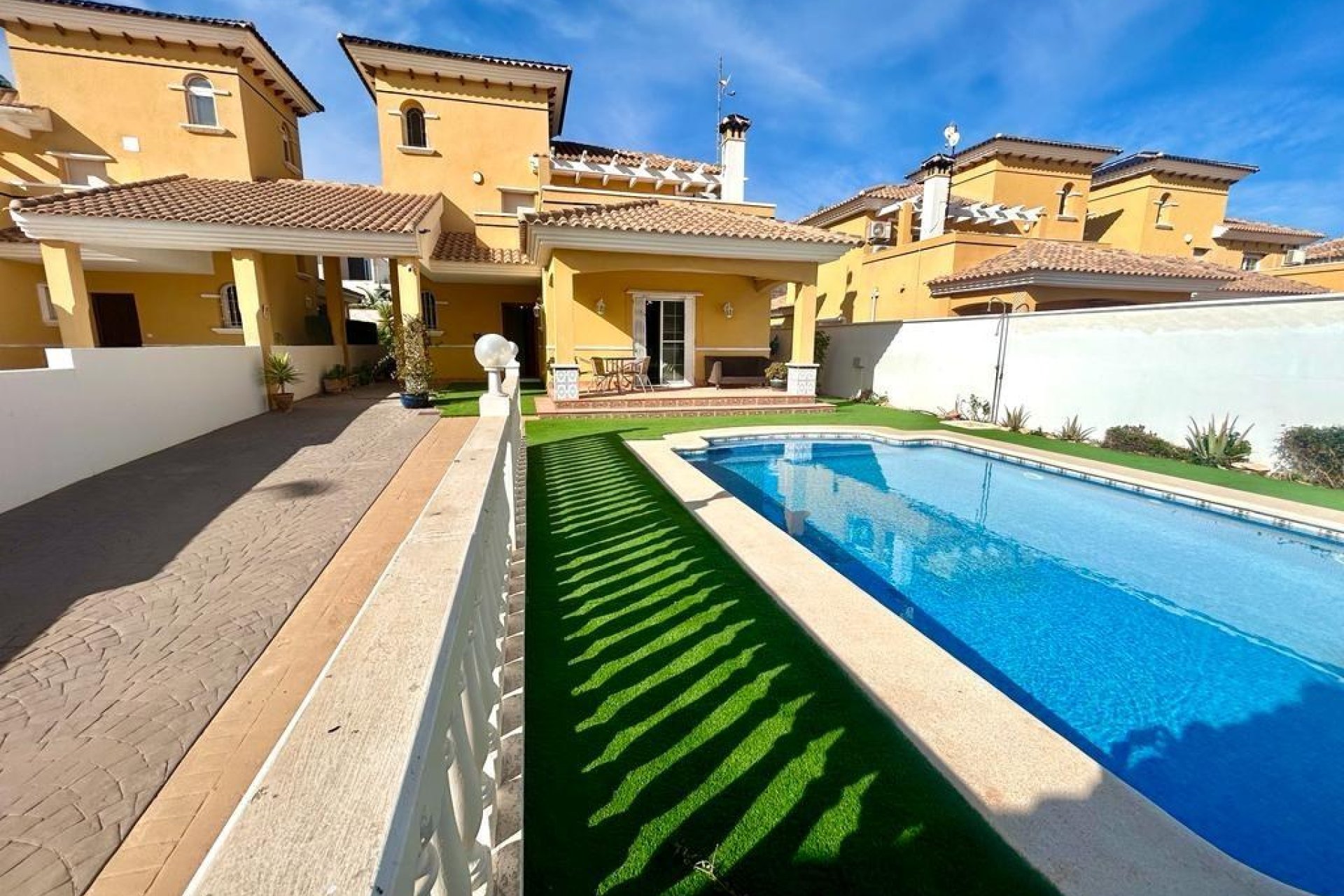 Resale - Villa - Orihuela Costa - Cabo Roig