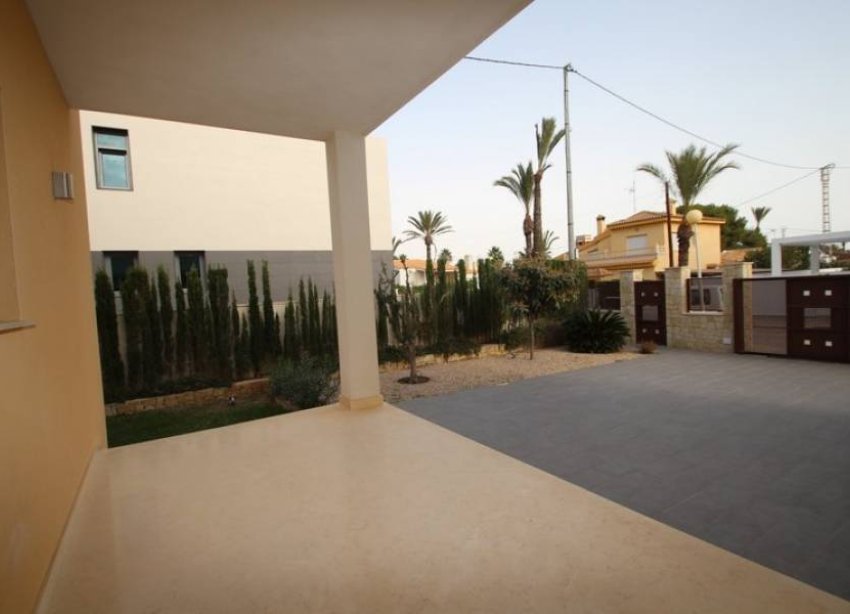 Resale - Villa - Orihuela Costa - Cabo Roig