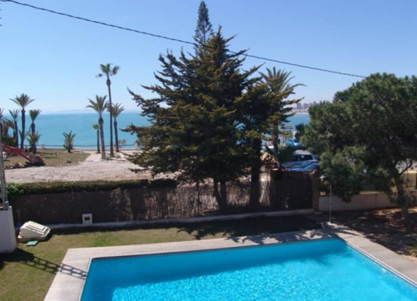 Resale - Villa - Orihuela Costa - Cabo Roig