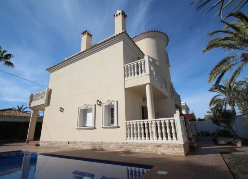 Resale - Villa - Orihuela Costa - Cabo Roig