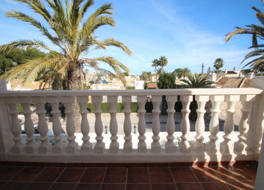 Resale - Villa - Orihuela Costa - Cabo Roig