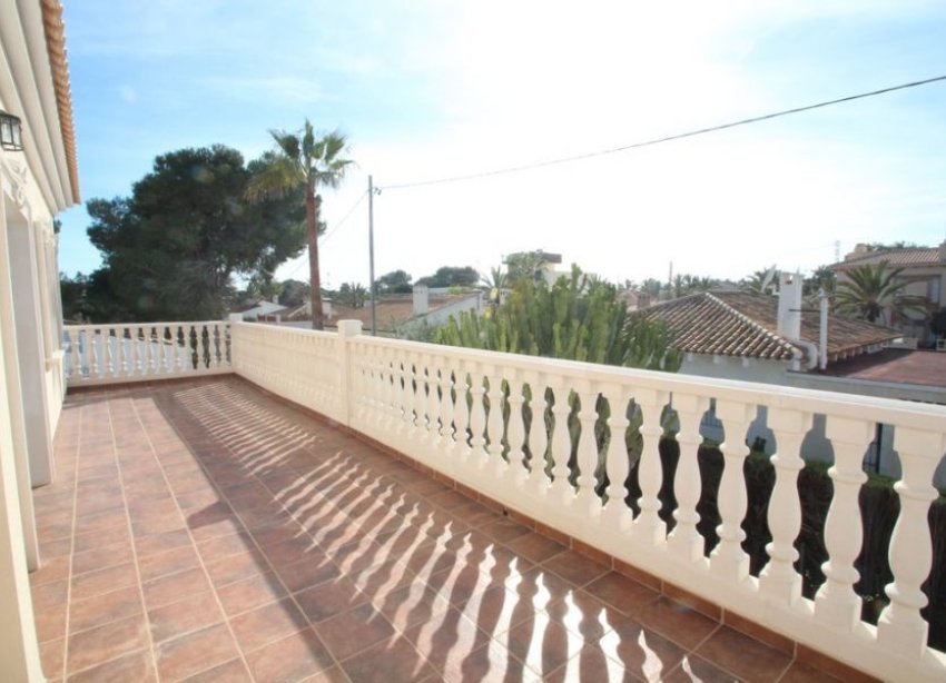 Resale - Villa - Orihuela Costa - Cabo Roig