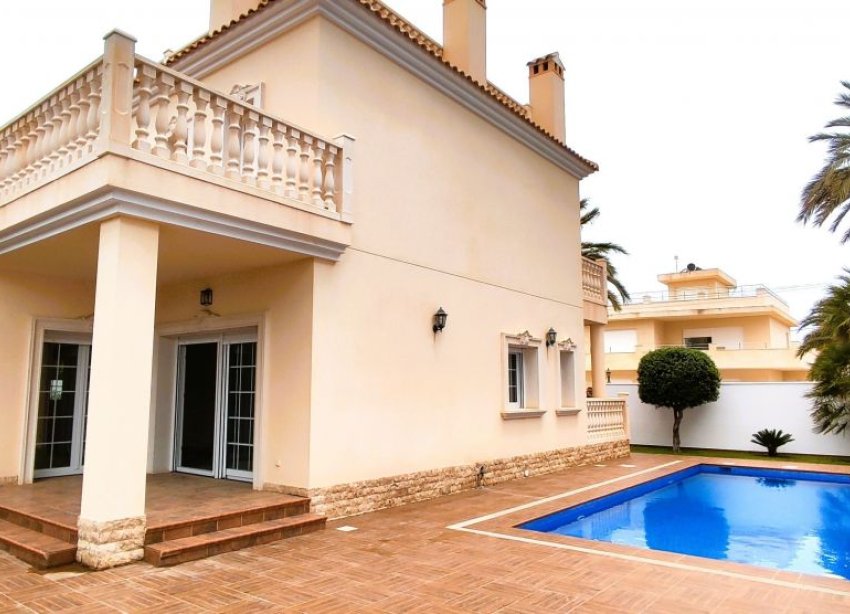 Resale - Villa - Orihuela Costa - Cabo Roig