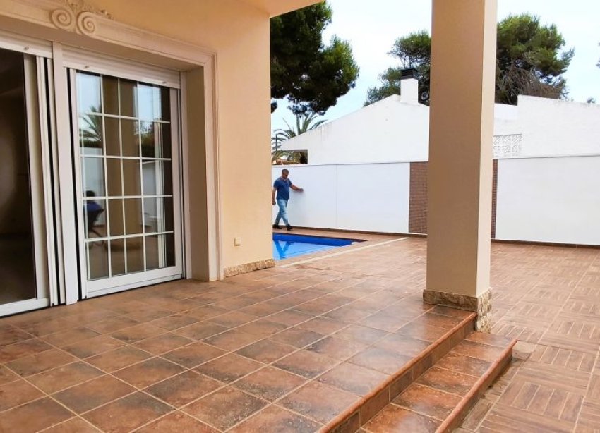 Resale - Villa - Orihuela Costa - Cabo Roig