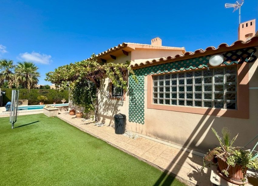 Resale - Villa - Orihuela Costa - Cabo Roig