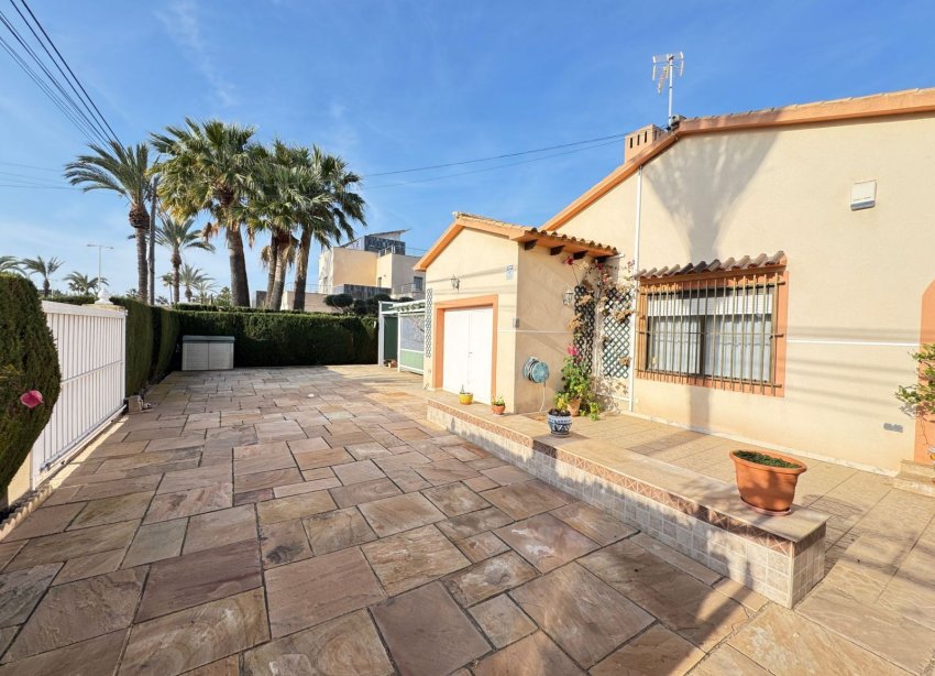 Resale - Villa - Orihuela Costa - Cabo Roig