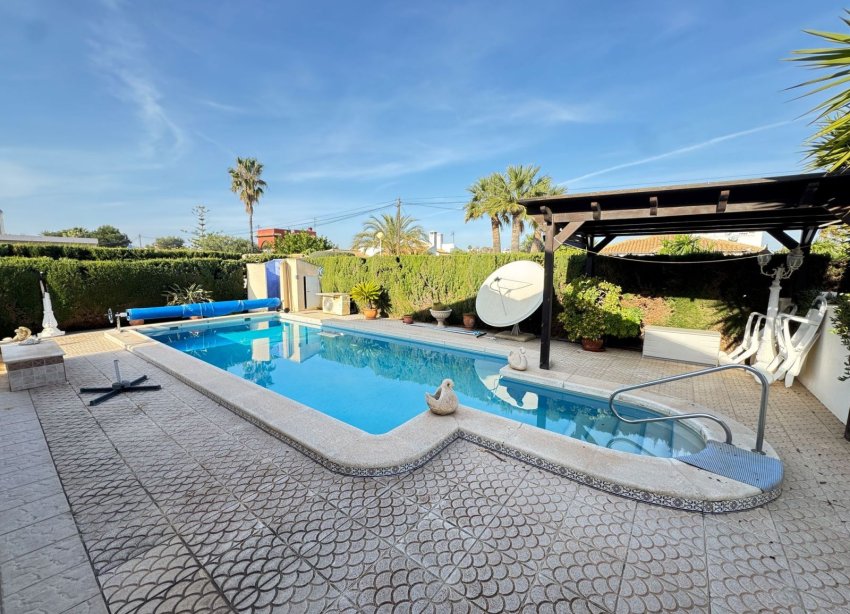Resale - Villa - Orihuela Costa - Cabo Roig