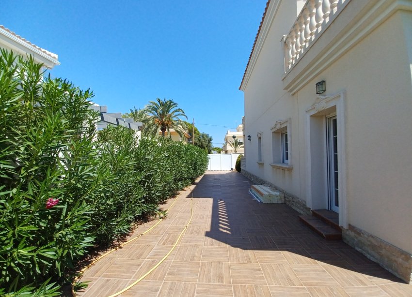 Resale - Villa - Orihuela Costa - Cabo Roig