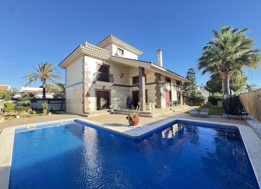 Resale - Villa - Orihuela Costa - Cabo Roig