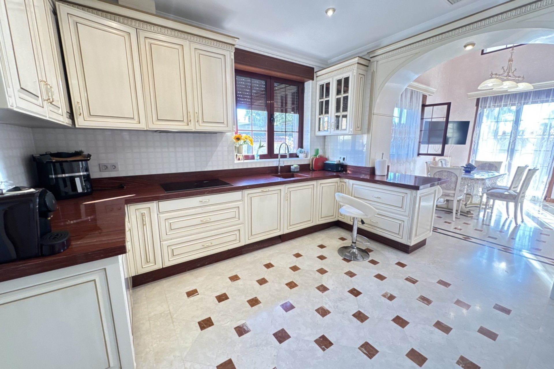 Resale - Villa - Orihuela Costa - Cabo Roig