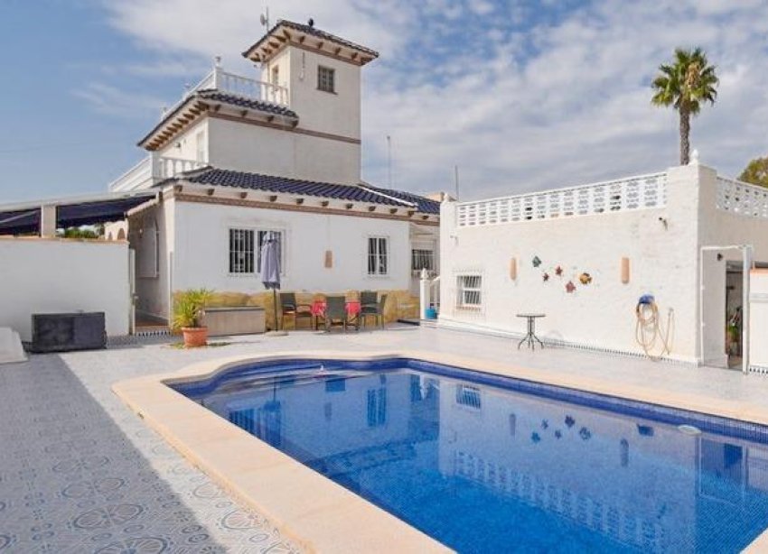 Resale - Villa - Orihuela Costa - Cabo Roig