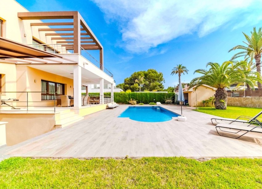 Resale - Villa - Orihuela Costa - Cabo Roig