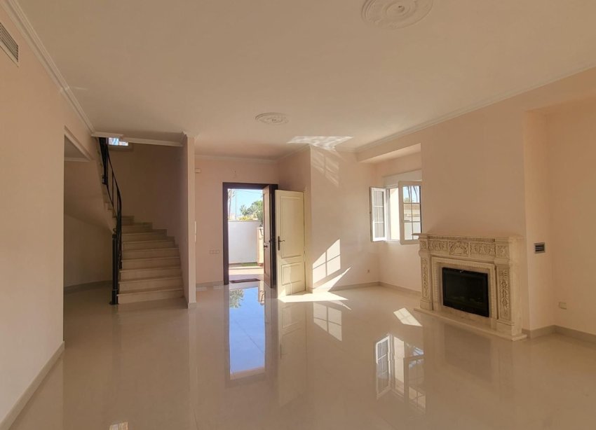 Resale - Villa - Orihuela Costa - Cabo Roig