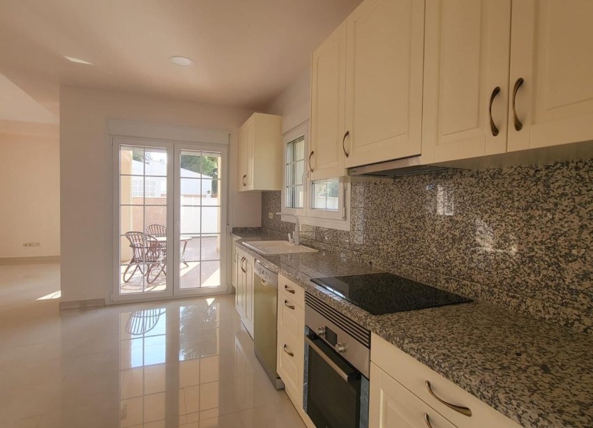 Resale - Villa - Orihuela Costa - Cabo Roig