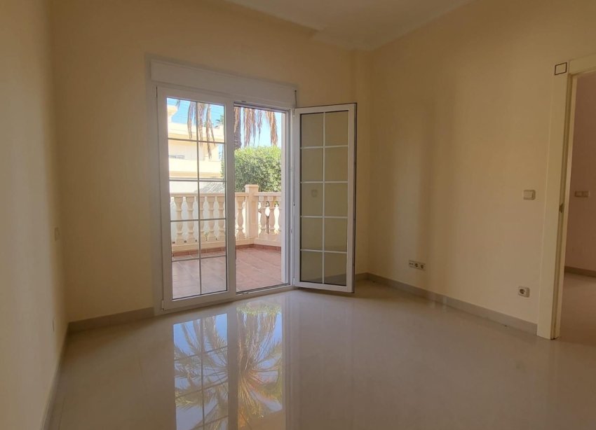 Resale - Villa - Orihuela Costa - Cabo Roig