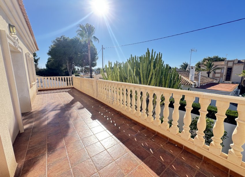 Resale - Villa - Orihuela Costa - Cabo Roig