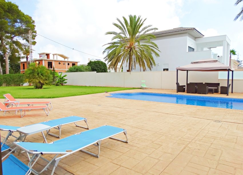 Resale - Villa - Orihuela Costa - Cabo Roig